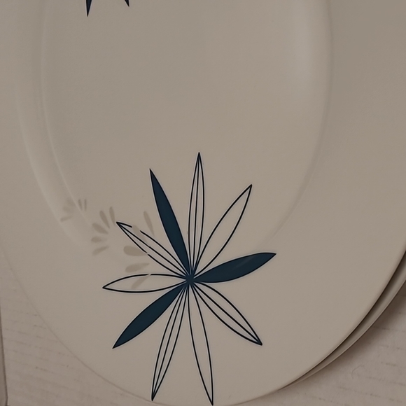 Pair of Pier 1 Kui Hua Plates - Picture 16 of 16